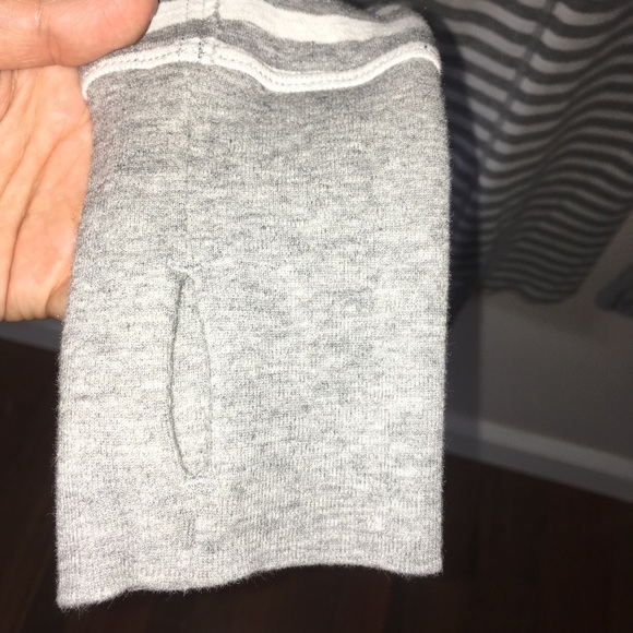 Lululemon cabin tee reversible stripe EUC 6 - Picture 5 of 5